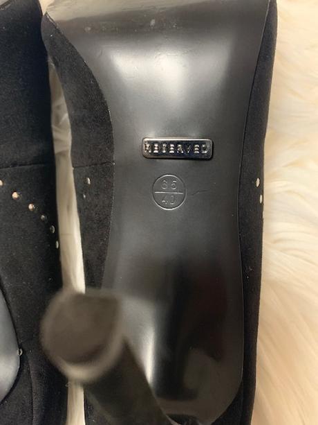 Čierne semišové vybíjané lodičky zn. reserved, reserved,40