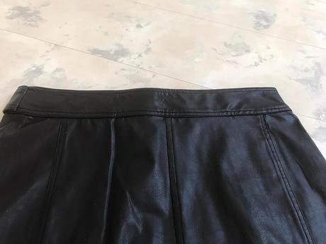 Koženková minisukňa, m