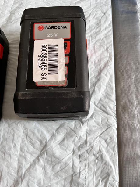 Akumulátory s nabíjačkou do vretenovej kosačky gar, 