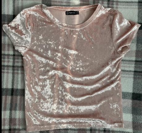 Zamatové tričko, 170