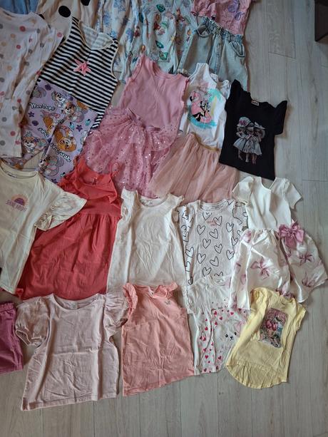 Predám balík oblečenia pre dievčatko veľm122/128, 122–134