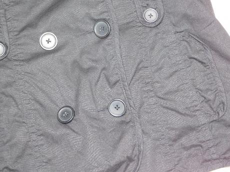 Luxusny damsky trenčovy plašt s roll-up rukavom, 40