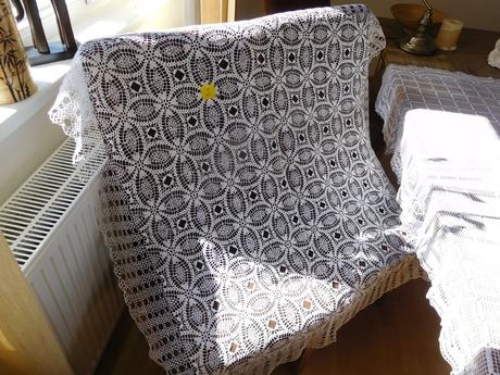 Obrus háčkovaný biely veľký, 