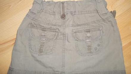 Hnedá suknička, 122