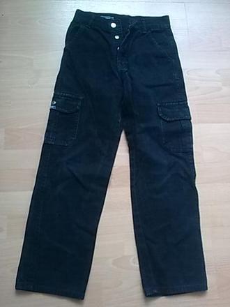 Cierne nohavice c.152, 152