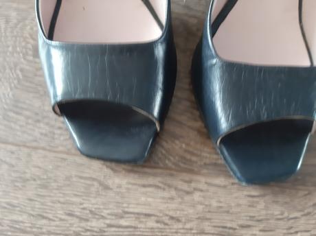 Kožené lodičky s otvorenou špičkou, 37