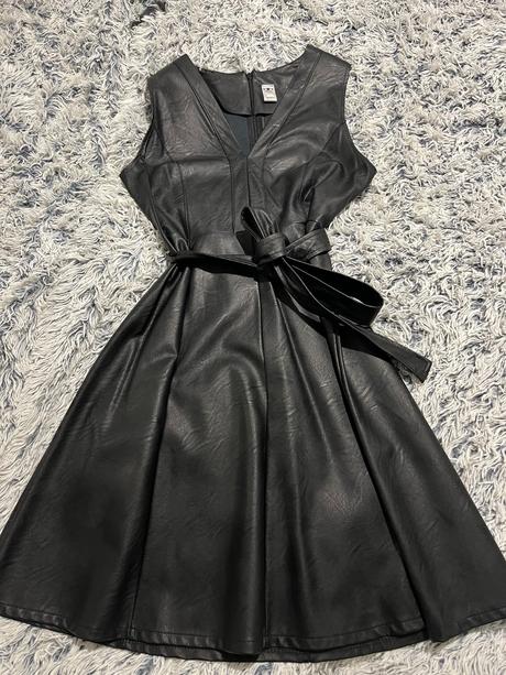 Damske šaty koženkové, s