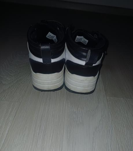 Tenisky s kolieskami, 36