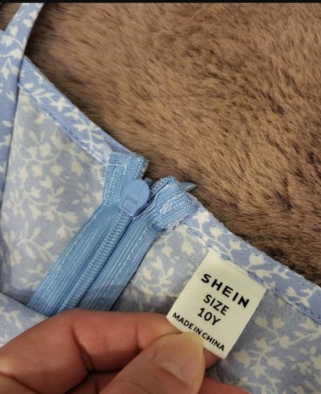 140/146 krásne dievčenské šaty, 140