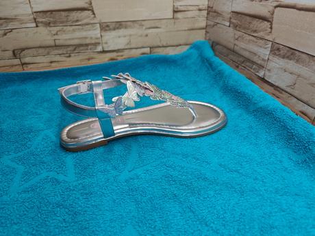 Buffalo 39 - dámske motýľové sandále, 39