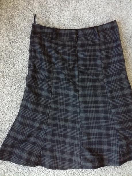 Karovana suknicka, 38