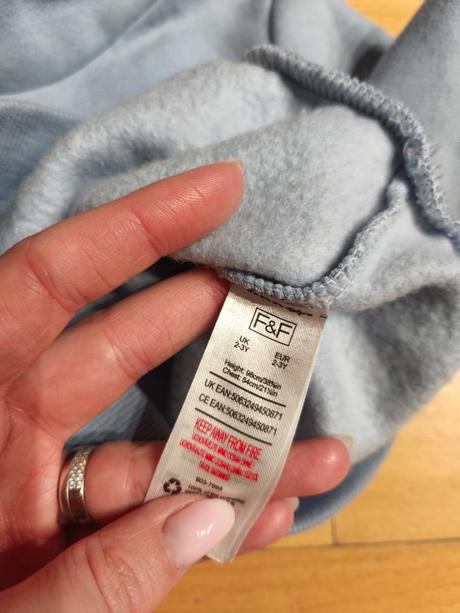 Balík oblečenia, 86–98