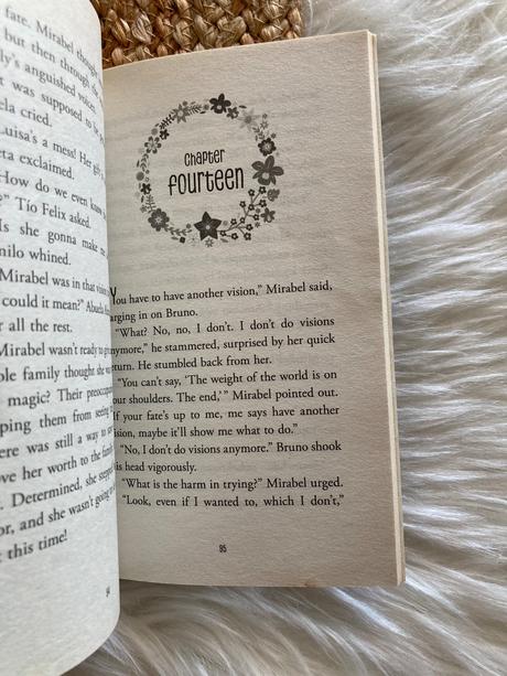 Disney encanto the junior novel,
