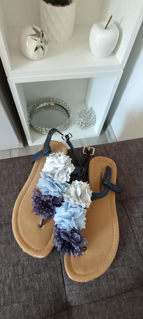 Nádherne sandálky s kvetinkami, young dimension,31