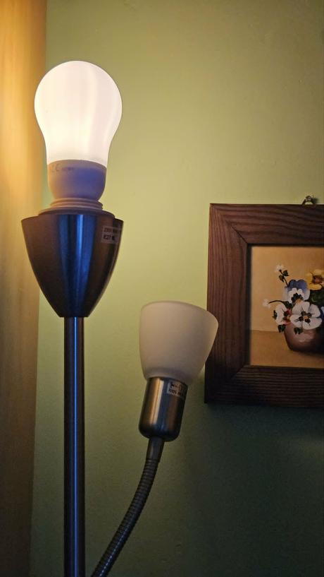 Vysoka stojaca lampa ikea, model tagarp,