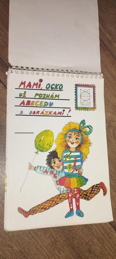 Kráľ abecedár ponúka alebo písmenká z klobúka, 