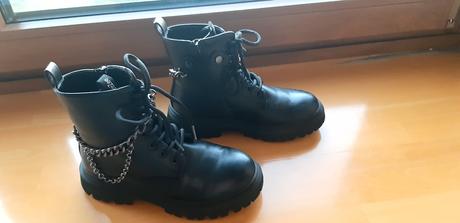 Čižmičky deezee, 33