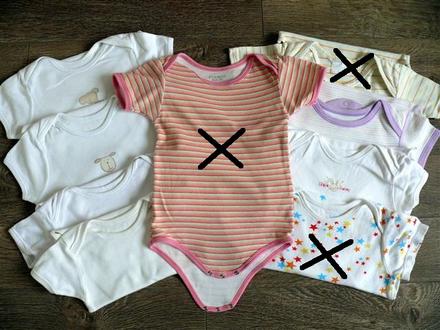 6 ks bodyniek s krátkym rukávom,výborný stav, disney,86