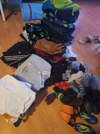 Veľký balík oblečenia pre chlapca 134-140, 140–152
