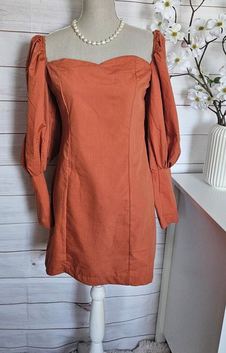 Nádherné zaujímavé šaty zn.trendyol, 38