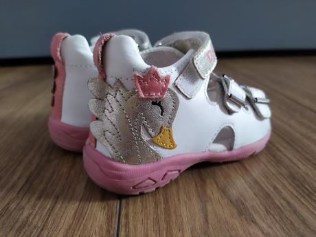 Sandále, d.d.step,22