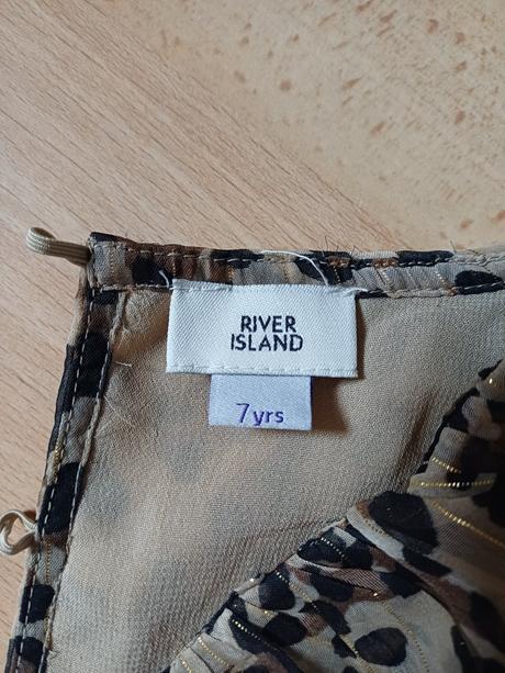 Nadherne leo šaty s volánmi, river island,122