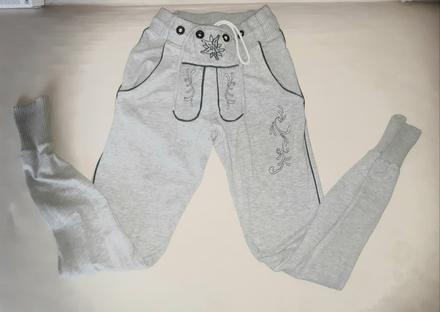 Tirol-nohavice pekné 9,00-5,90e, s