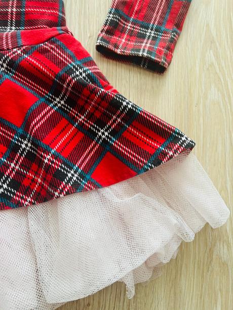 Krásne kárované šaty značky zuppa, pc 45 eur, 146