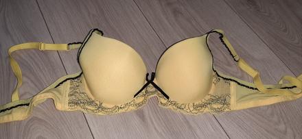 Žltá podprsenka, 70b