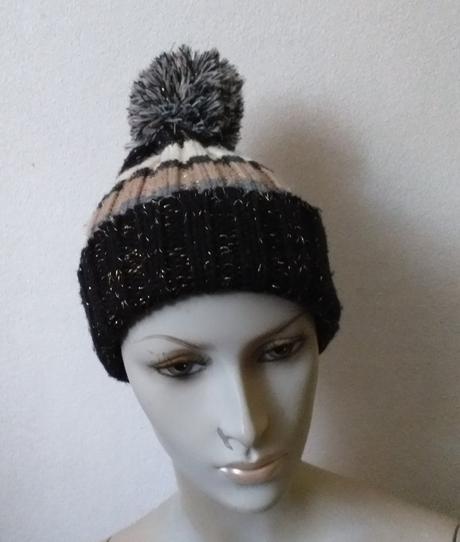 Čiapka s brmbolcom,