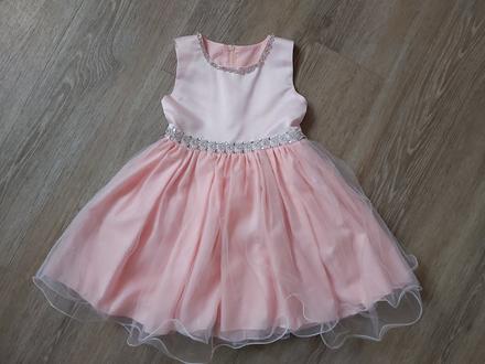 Spoločenské šaty, 110