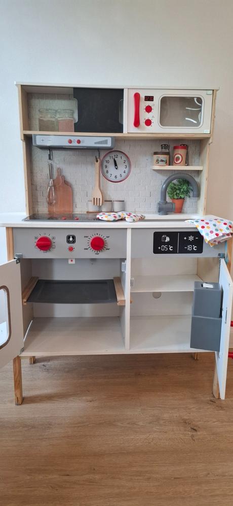 Set detska kuchynka a drevenym prislusenstvom, 