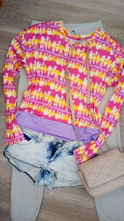 Farebné elastické oversize tričko, m