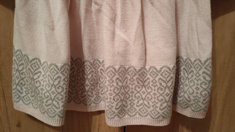 Nádherné pletené šaty, 110