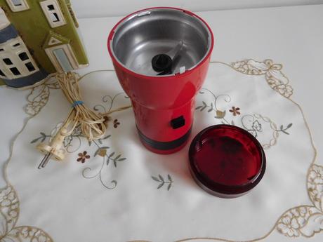 Retro mlynček na kávu,  1985 rok,, 