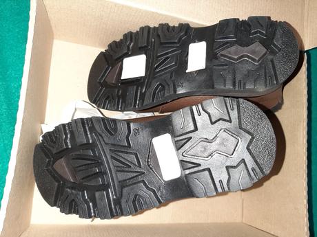 Slovenske zimne topanky, 32