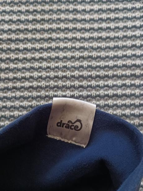 Dráče čiapka a nákrčník, 92