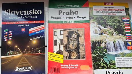 Rozne mapy, plany miest, turisticki sprievodcovia, 