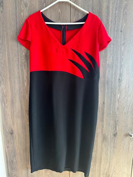 Dámske šaty s kabátikom, 48