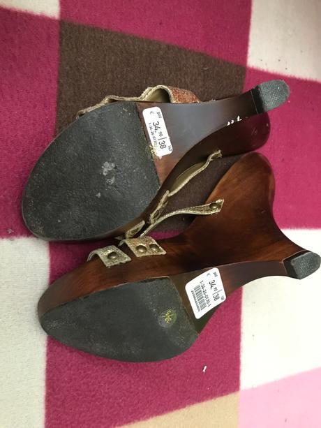 Sandalky 2 pary zn. n2h vel. 38, 38