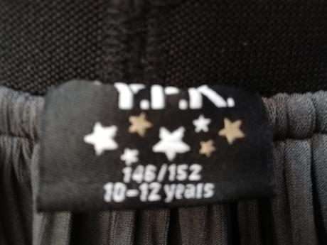 Dievcenska suknicka 146/152, 152