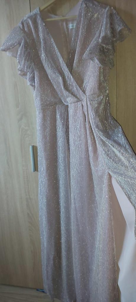 Trblietave spolocenske saty, 46