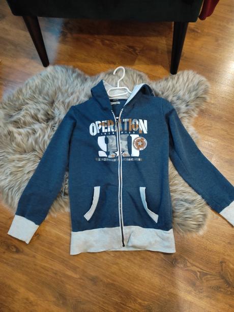 Mikina, authority,152