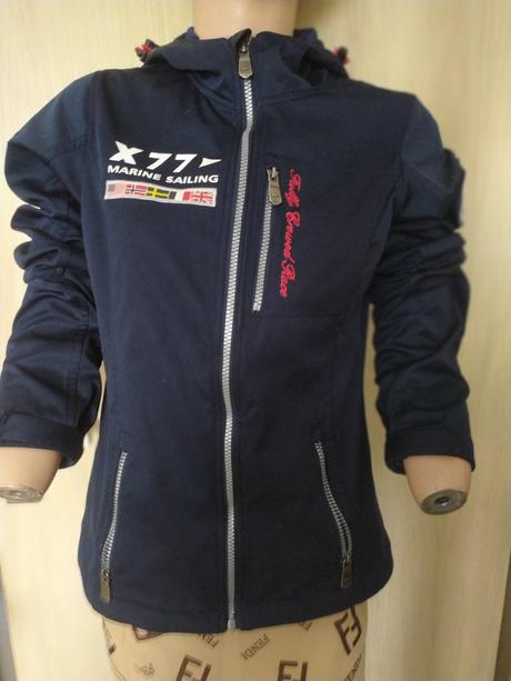 C221znackova bundicka s  par x oblecena na turi, s