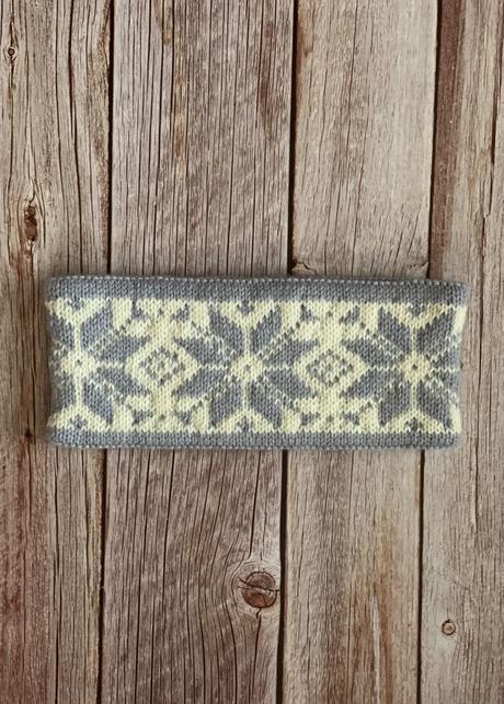 Pletená čelenka so škandinávskym vzorom, 56