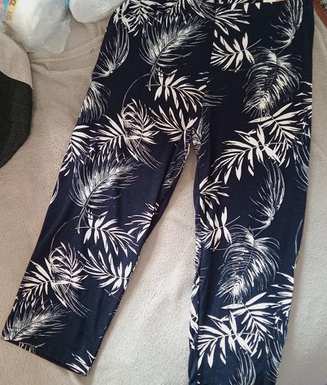 Príjemné tenké letné capri legíny xs/s, xs