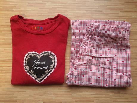 Pyzamko so srdieckovym vzorom, tchibo,110