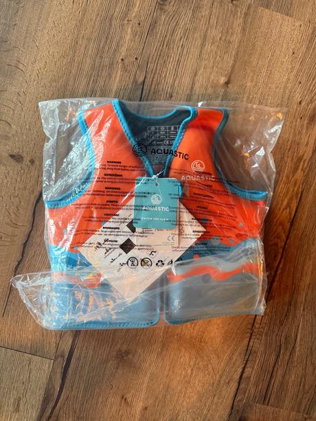 Vesta na plávanie 104, 