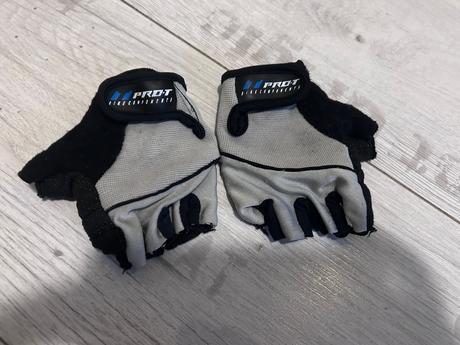 Rukavicky na bicykel, 116