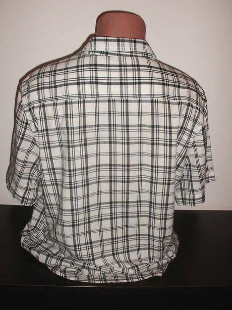 Košeľa bielej farby a čiernymi prúžkami, veľkosť l, f&f,l